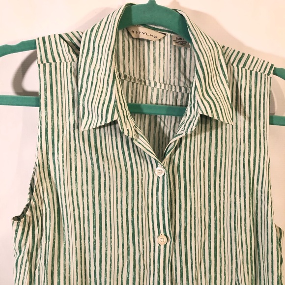 🌈💜Stripy Button Down Tank - Picture 2 of 6